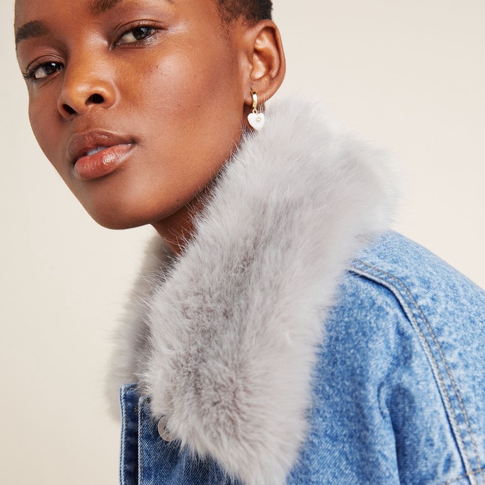 Anthropologie - Pilcro - Faux Fur Collar Denim Jacket - Picture 4 of 10